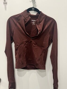 Adanola Long Sleeve Crop Top in Dark Brown